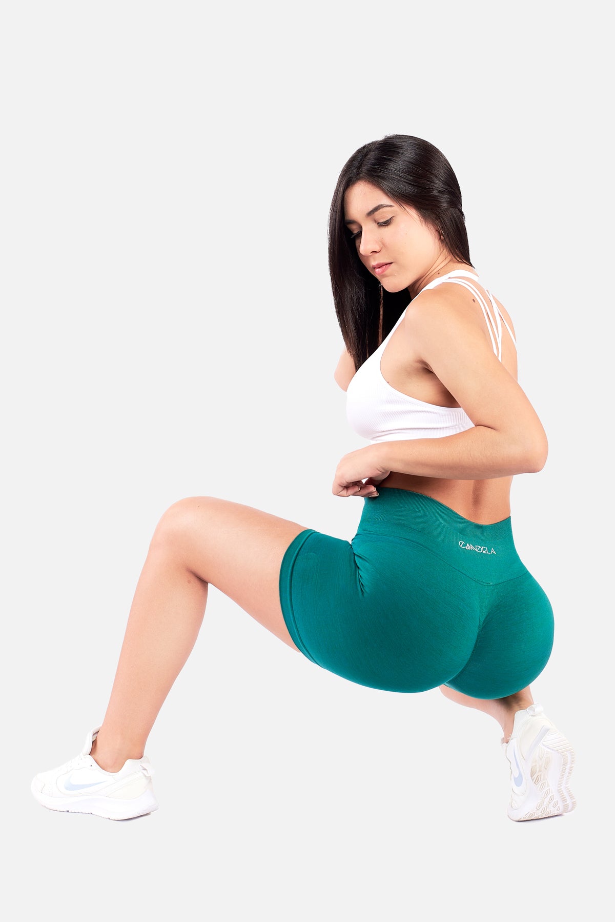 EMERALD SEAMLESS SCRUNCH SHORTS